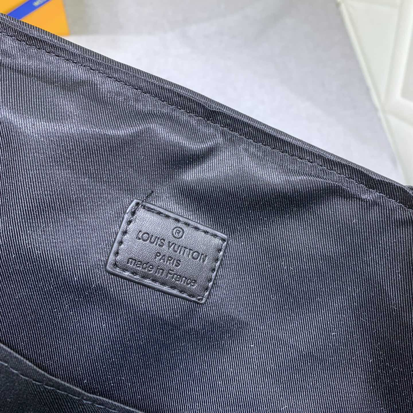 LV High Quality Unisex Backpack Luxuries Backpack Is Made Of Monogram Eclipse Canvas With Leather Trim And Features A Drawstring And Magnetic Buckle Strap For Secure Storage Adjustable Shoulder Strap Female Backpack