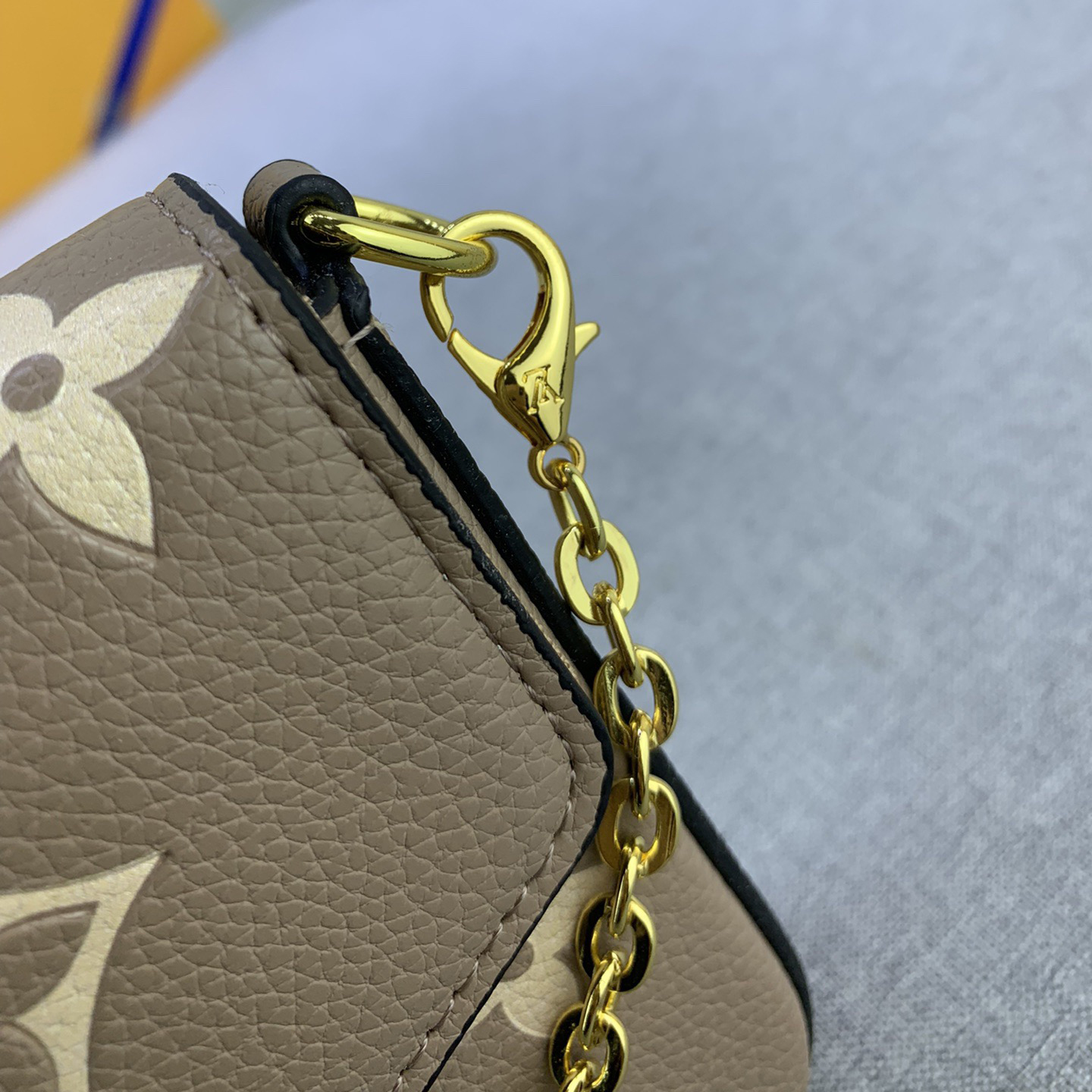 LV High Quality Women Shoulder Bags Luxury Chain Leather Depicts Monogram Print That Includes A Detachable Inner Bag Tie The Chain To Complete The Free Conversion Between The Handbag And Shoulder Bag Female Hand Bag