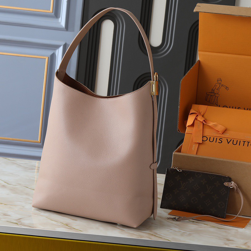 LV High Quality Women Shoulder Bags Luxuries Handbag Is Made Of Smooth Cowhide Leather Paired With Suede Cowhide Lining The Shoulder Strap Can Be Adjusted By A Padlock Buckle And Is Detachable Female Hand Bag