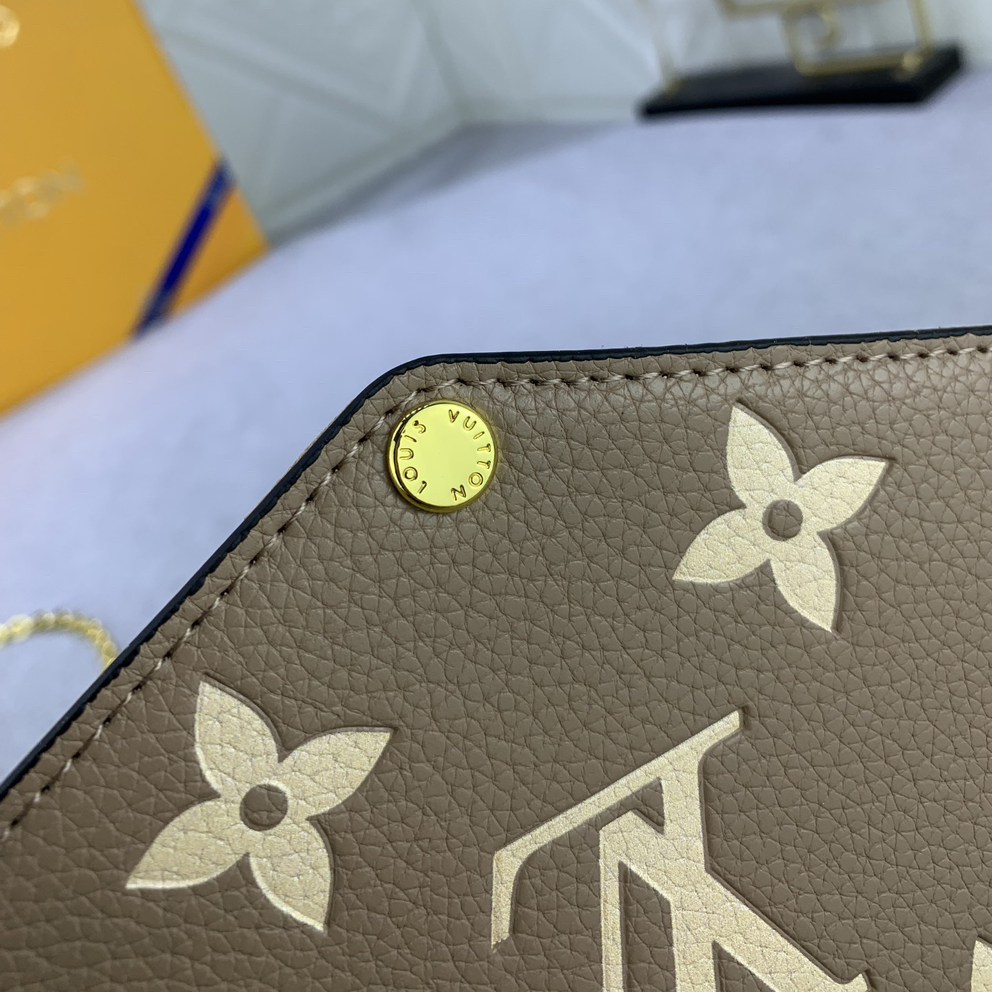 LV High Quality Women Shoulder Bags Luxury Chain Leather Depicts Monogram Print That Includes A Detachable Inner Bag Tie The Chain To Complete The Free Conversion Between The Handbag And Shoulder Bag Female Hand Bag
