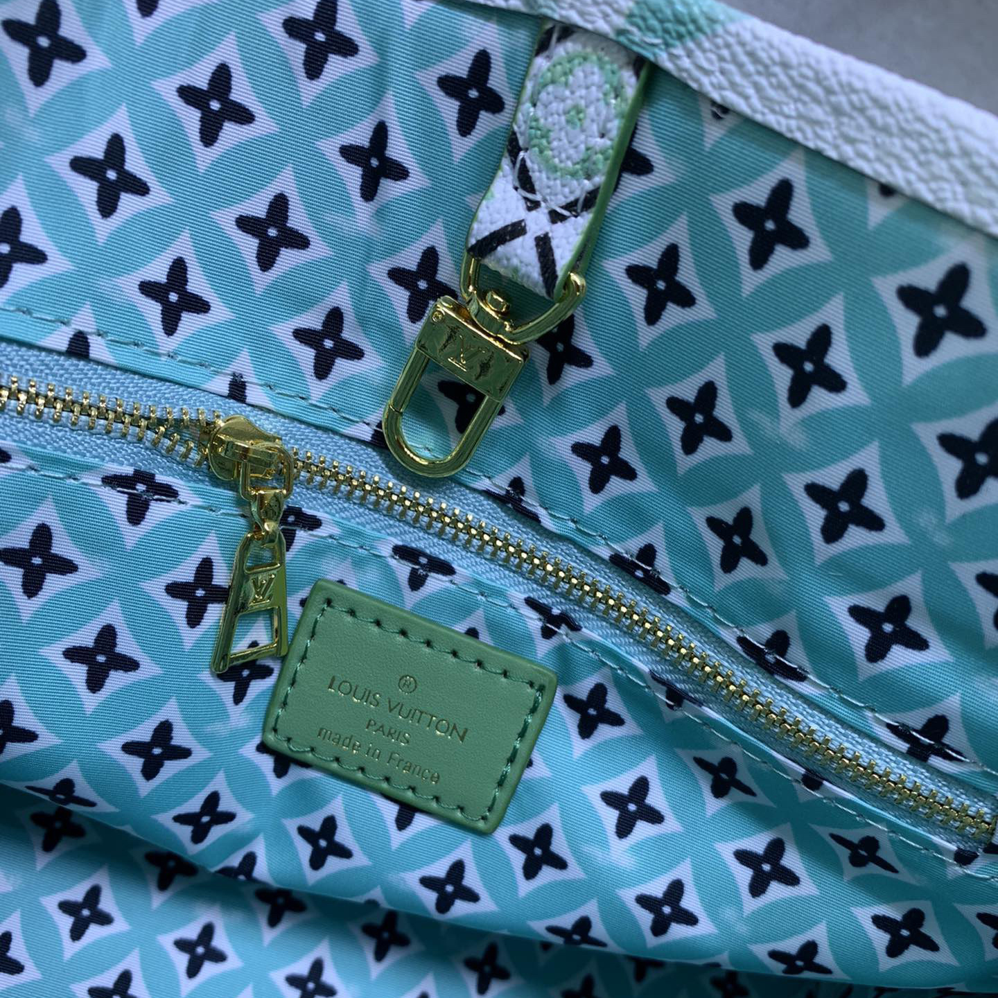 LV High Quality Women Shoulder Bags Luxury Canvas Rendering New Gradient Color Tone Ladies Clutch Bag Detachable Round Zero, Detachable Jacquard Shoulder Straps Shoulder Tote Female Purse Wallet Hand Bag