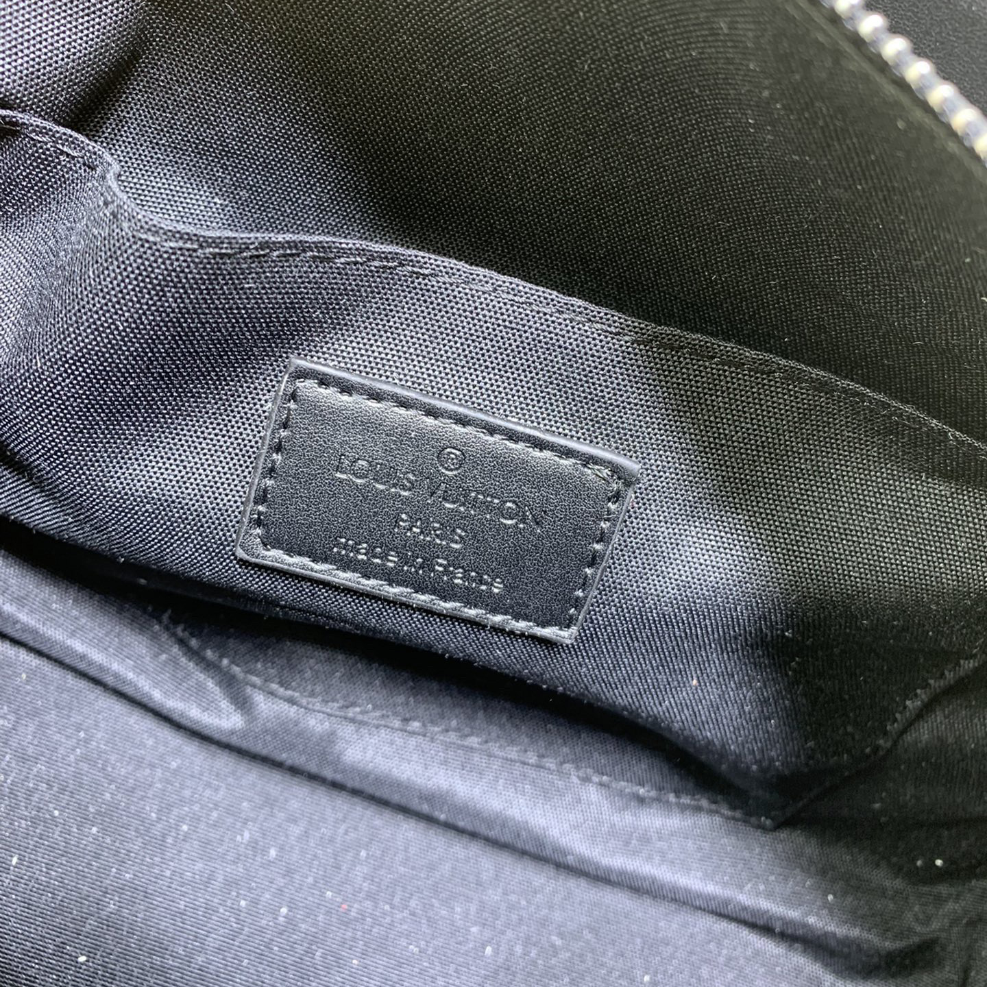 LV High Quality Women Shoulder Bags Luxury Soft Cylindrical Bag With Wide Handle And Wide Shoulder Strap The Spacious Interior Can Accommodate A Variety Of Items Female Hand Bag