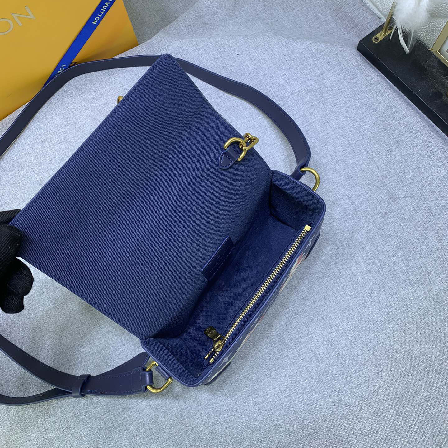 LV High Quality Women Shoulder Bags Luxury Handbags Monogram Bleach Coated Canvas Cowhide Trimmed Magnetic Buckle Shoulder Strap Non Removable Adjustable Female Hand Bag