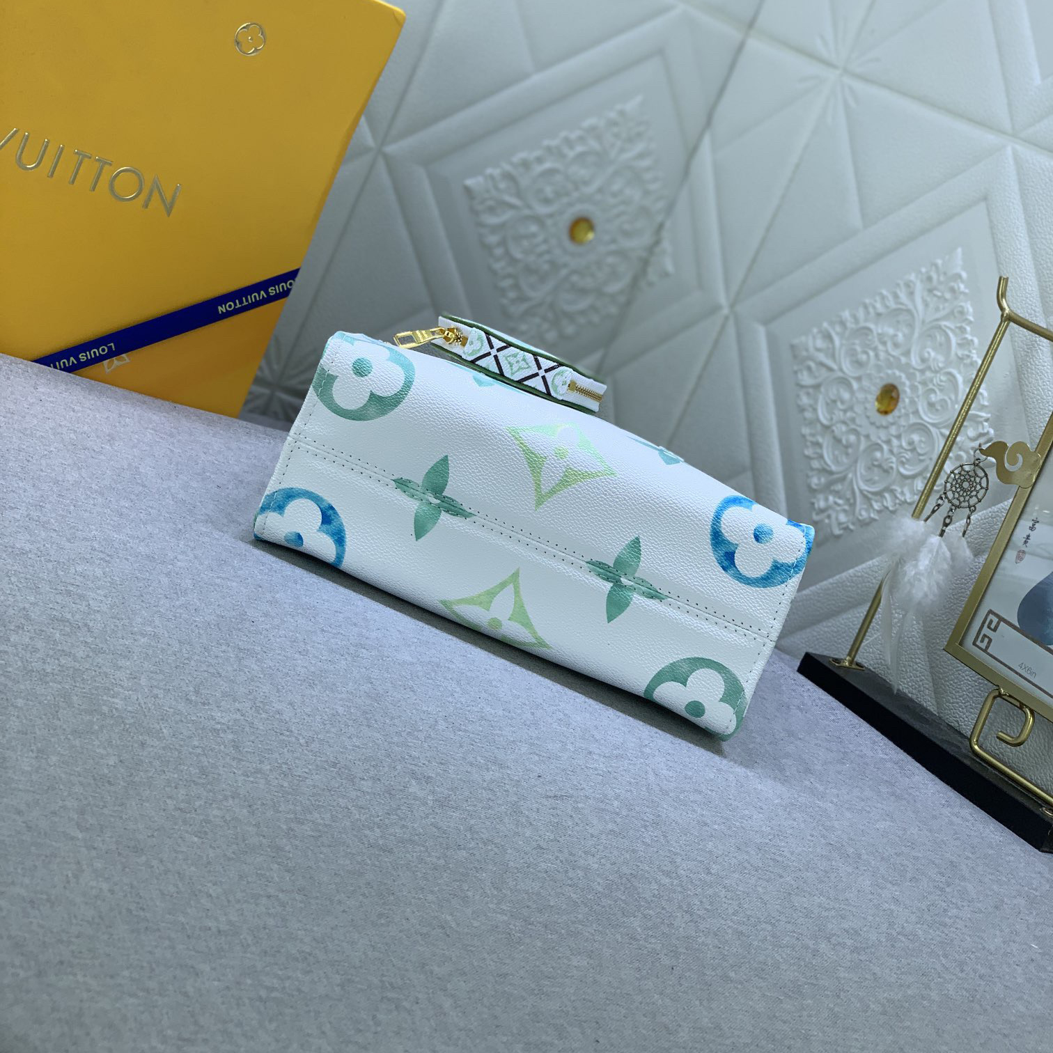 LV High Quality Women Shoulder Bags Luxury Canvas Rendering New Gradient Color Tone Ladies Clutch Bag Detachable Round Zero, Detachable Jacquard Shoulder Straps Shoulder Tote Female Purse Wallet Hand Bag