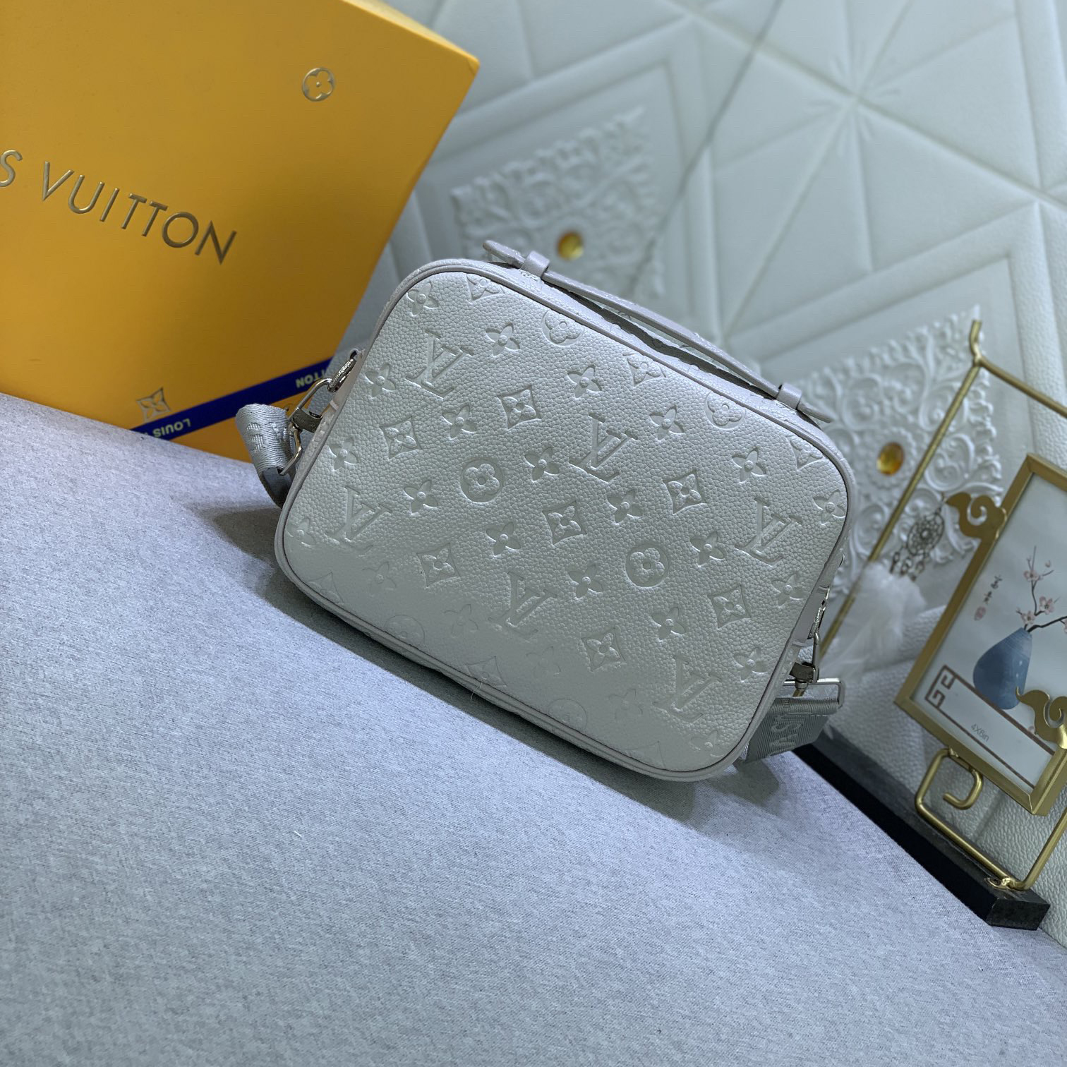 LV High Quality Women Shoulder Bags Luxury Postman Bag Monogram Assar Canvas, Featuring A Brand New Lock Buckle Spacious Zipper Compartment Hard Box Style Leather Handle And Identification Shoulder Strap Female Hand Bag