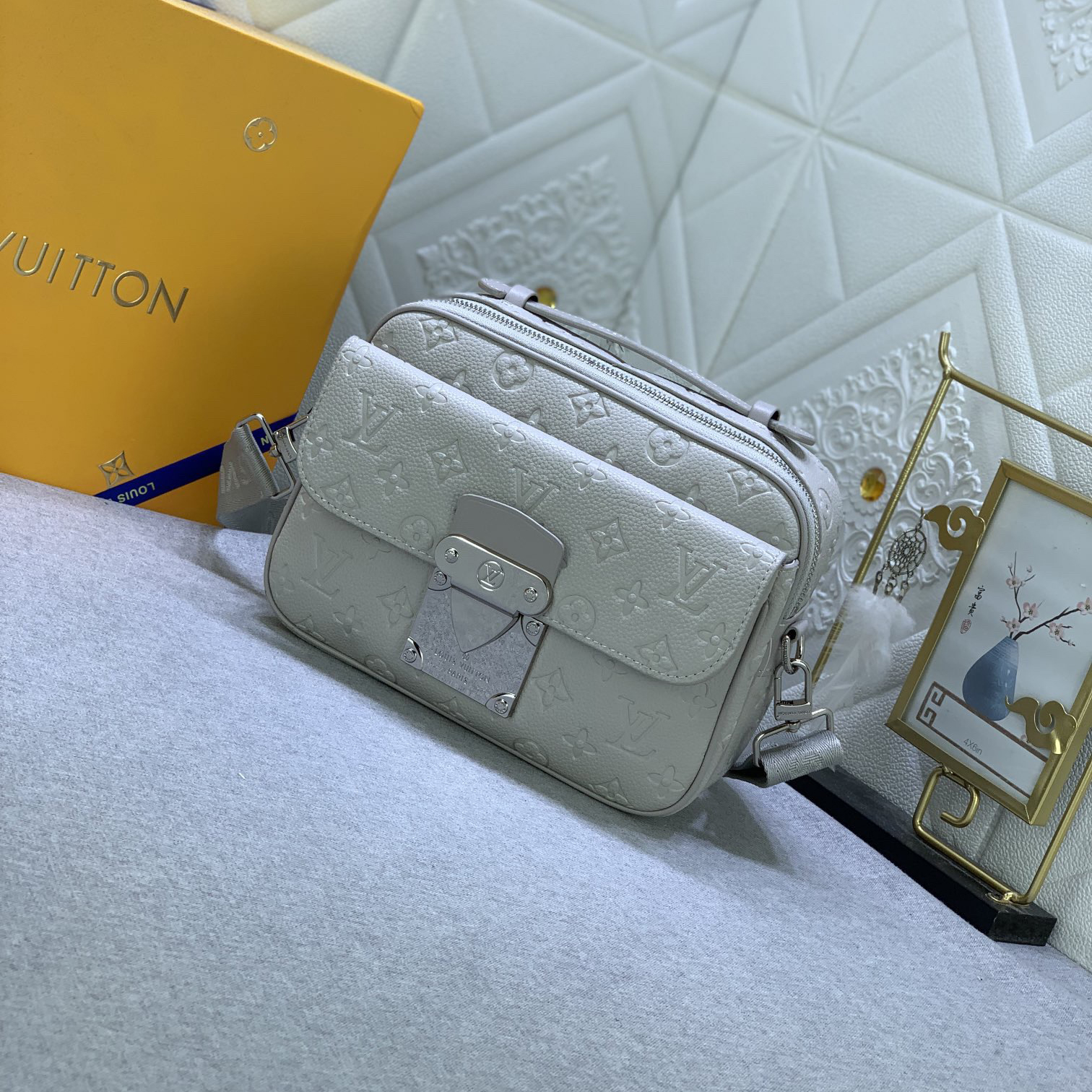LV High Quality Women Shoulder Bags Luxury Postman Bag Monogram Assar Canvas, Featuring A Brand New Lock Buckle Spacious Zipper Compartment Hard Box Style Leather Handle And Identification Shoulder Strap Female Hand Bag