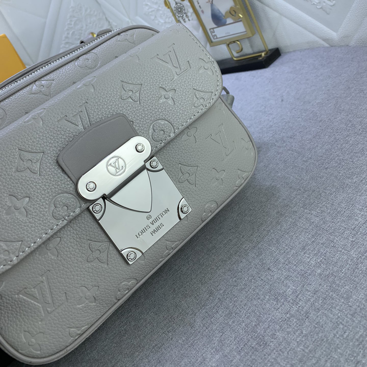 LV High Quality Women Shoulder Bags Luxury Postman Bag Monogram Assar Canvas, Featuring A Brand New Lock Buckle Spacious Zipper Compartment Hard Box Style Leather Handle And Identification Shoulder Strap Female Hand Bag