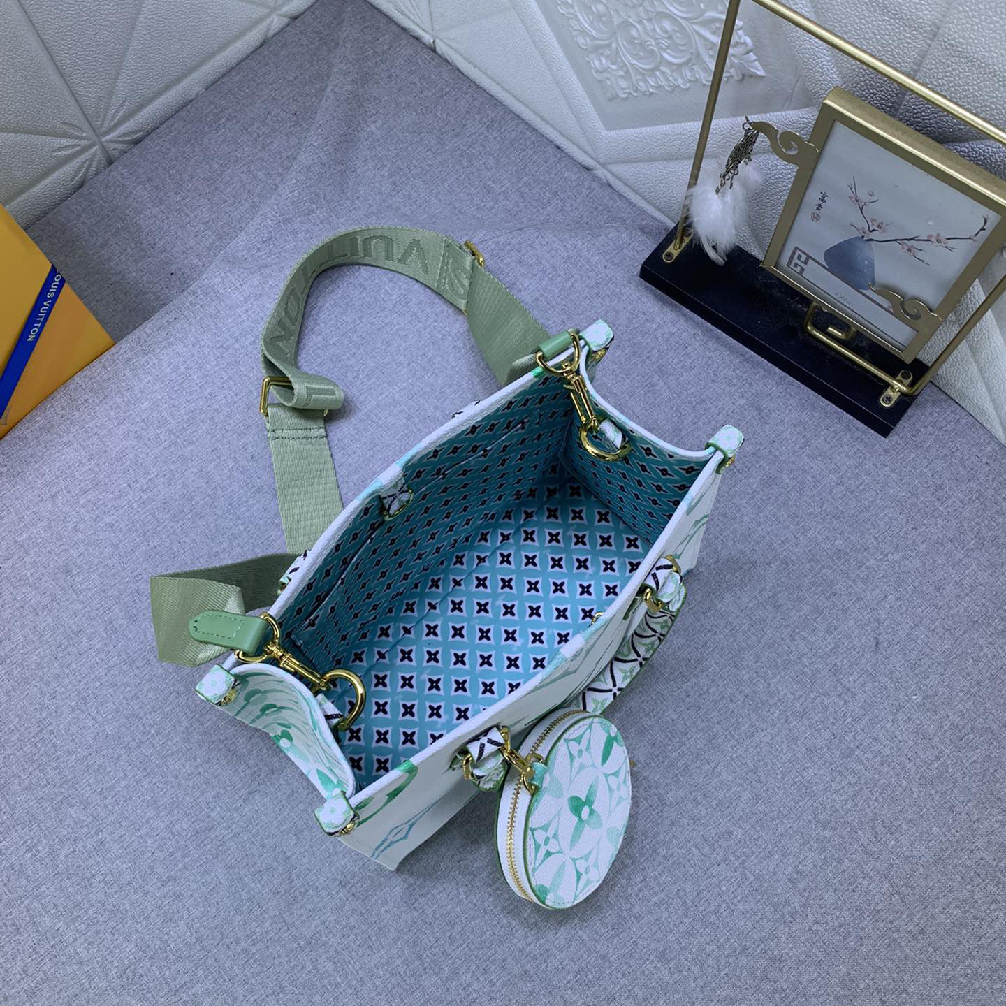 LV High Quality Women Shoulder Bags Luxury Canvas Rendering New Gradient Color Tone Ladies Clutch Bag Detachable Round Zero, Detachable Jacquard Shoulder Straps Shoulder Tote Female Purse Wallet Hand Bag