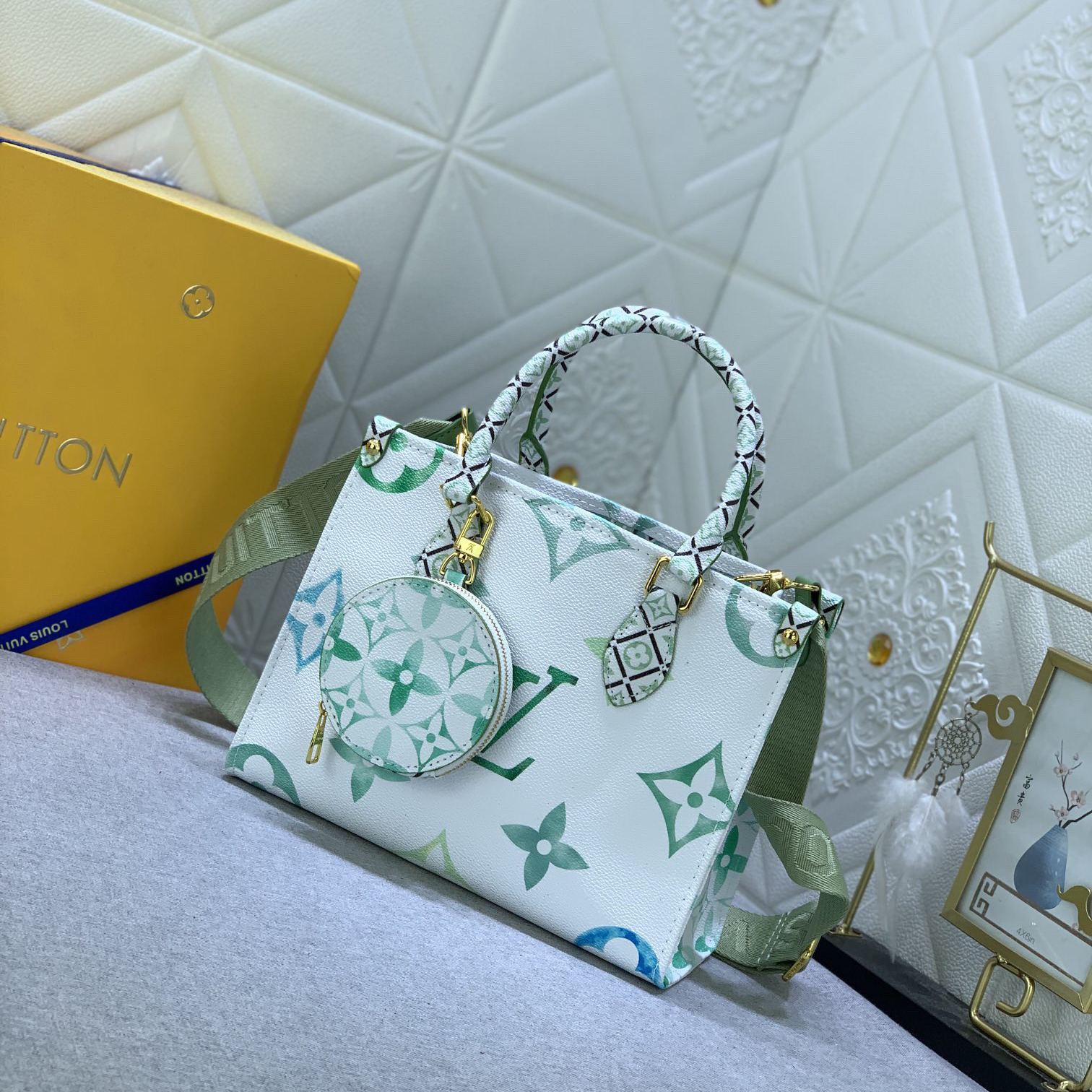 LV High Quality Women Shoulder Bags Luxury Canvas Rendering New Gradient Color Tone Ladies Clutch Bag Detachable Round Zero, Detachable Jacquard Shoulder Straps Shoulder Tote Female Purse Wallet Hand Bag