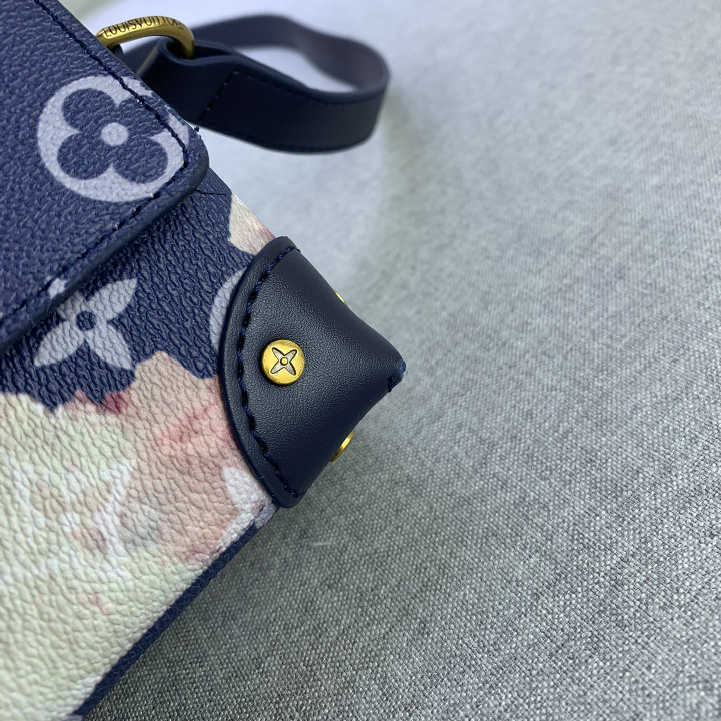 LV High Quality Women Shoulder Bags Luxury Handbags Monogram Bleach Coated Canvas Cowhide Trimmed Magnetic Buckle Shoulder Strap Non Removable Adjustable Female Hand Bag