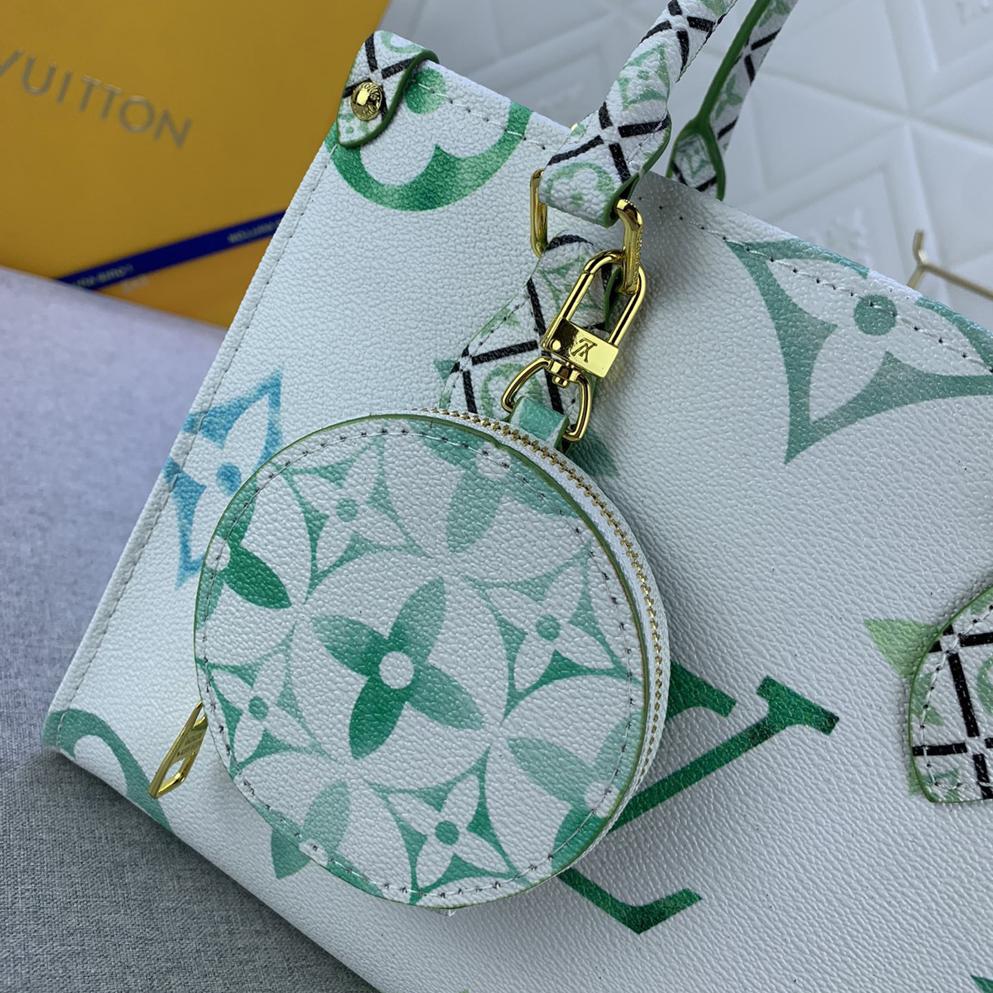 LV High Quality Women Shoulder Bags Luxury Canvas Rendering New Gradient Color Tone Ladies Clutch Bag Detachable Round Zero, Detachable Jacquard Shoulder Straps Shoulder Tote Female Purse Wallet Hand Bag