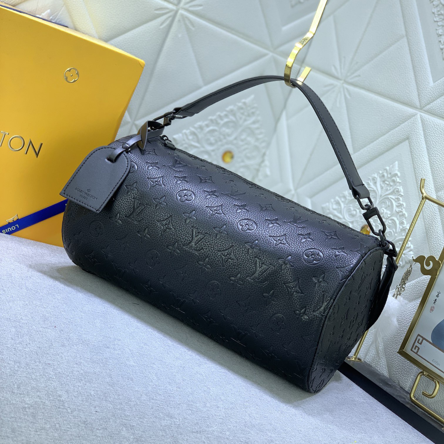 LV High Quality Women Shoulder Bags Luxury Soft Cylindrical Bag With Wide Handle And Wide Shoulder Strap The Spacious Interior Can Accommodate A Variety Of Items Female Hand Bag