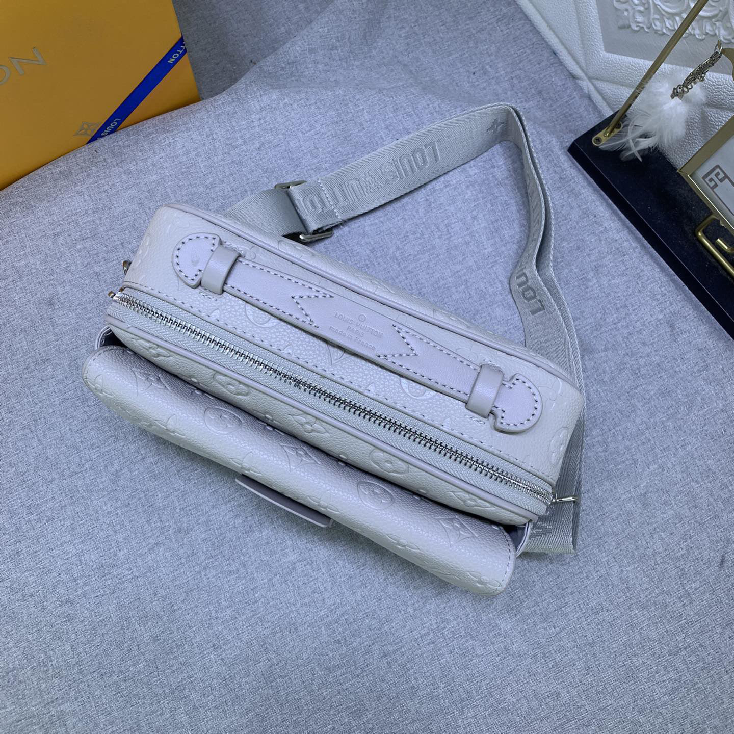 LV High Quality Women Shoulder Bags Luxury Postman Bag Monogram Assar Canvas, Featuring A Brand New Lock Buckle Spacious Zipper Compartment Hard Box Style Leather Handle And Identification Shoulder Strap Female Hand Bag
