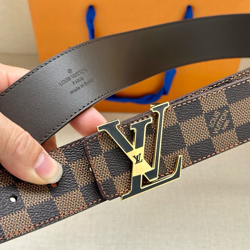 LV Leather It Has A Thick Touch, With Clear And Distinct Printed Patterns It Is A Fashionable And Classic Men's Belt A Designer Belt A Casual And Smooth Buckle Belt For Both Women And Men With A Width Of 4.0 Cm And With Box