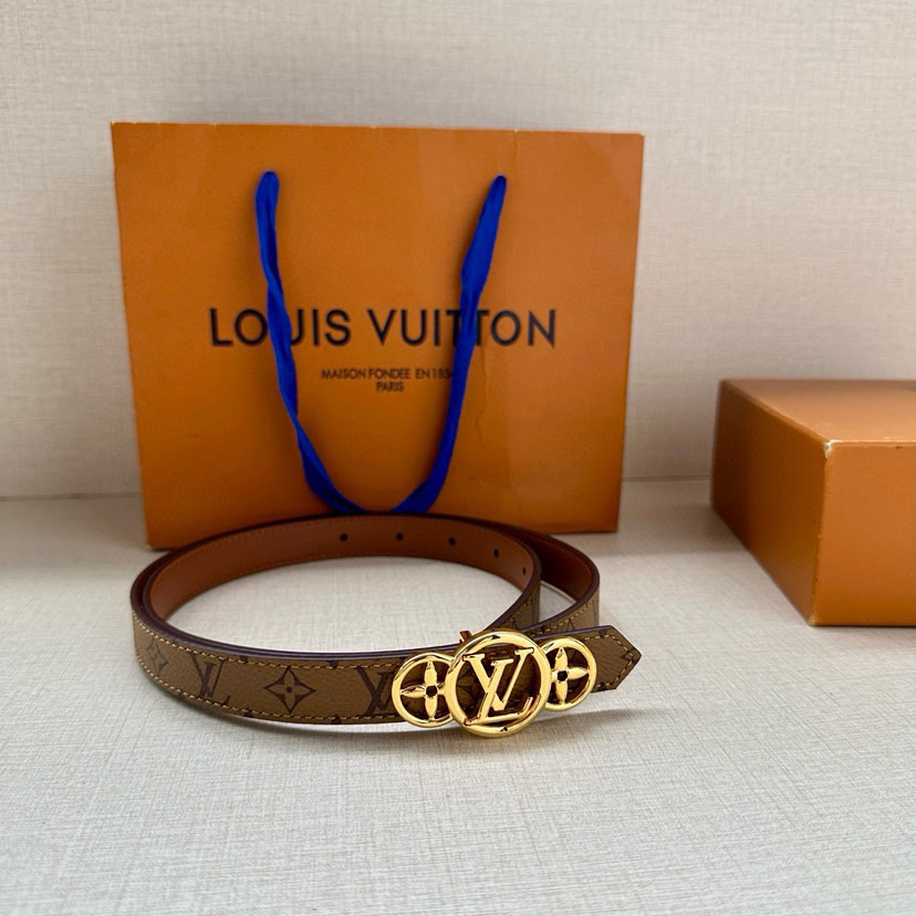 LV Trio Double-Sided Belt With Delicate Cowhide And A Central Metal Buckle Featuring Lv Circle Logo Monogram Floral Side Monogram Canvas Side Leather Metal Piece Lv Trio Buckle