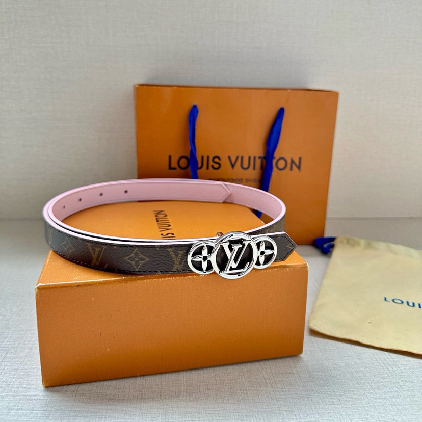 LV Trio Double-Sided Belt With Delicate Cowhide And A Central Metal Buckle Featuring Lv Circle Logo Monogram Floral Side Monogram Canvas Side Leather Metal Piece Lv Trio Buckle