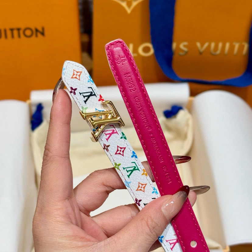 LV Women's Double-Sided Belt Features Two Styles Of Exquisite Leather And Iconic Monogram Canvas Incorporating Eye-Catching Details Into The Slim Configuration The Metal Buckle And Olive Shaped End Add An Elegant Touch