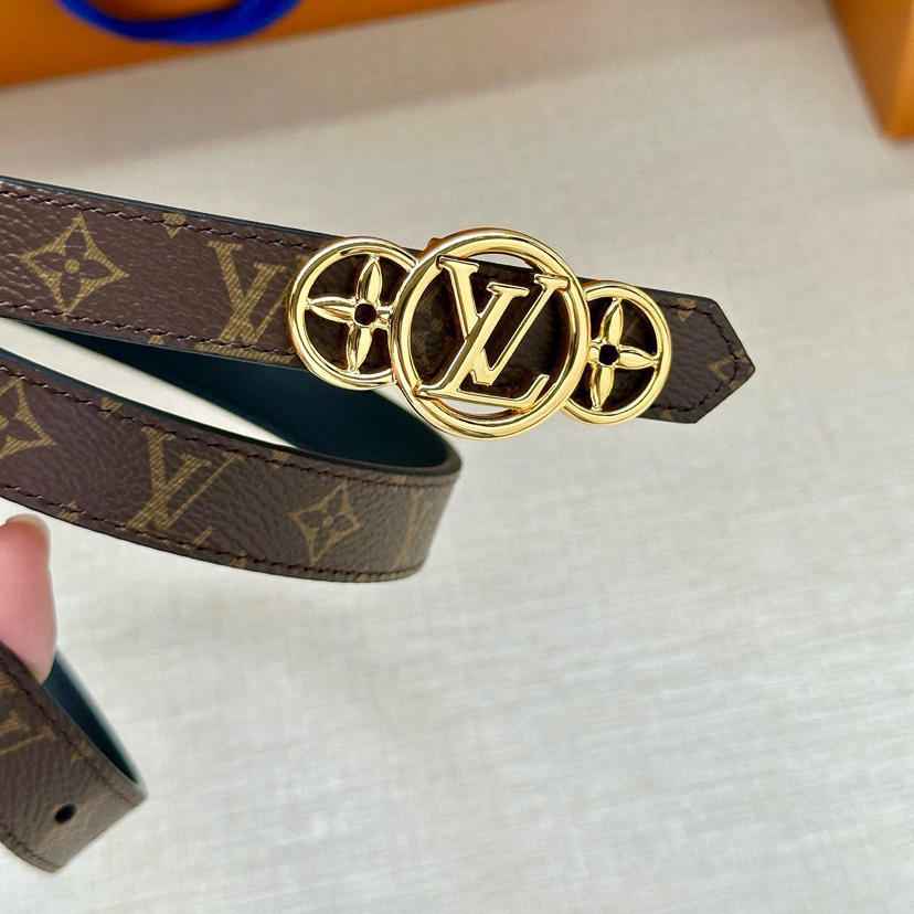 LV Trio Double-Sided Belt With Delicate Cowhide And A Central Metal Buckle Featuring Lv Circle Logo Monogram Floral Side Monogram Canvas Side Leather Metal Piece Lv Trio Buckle