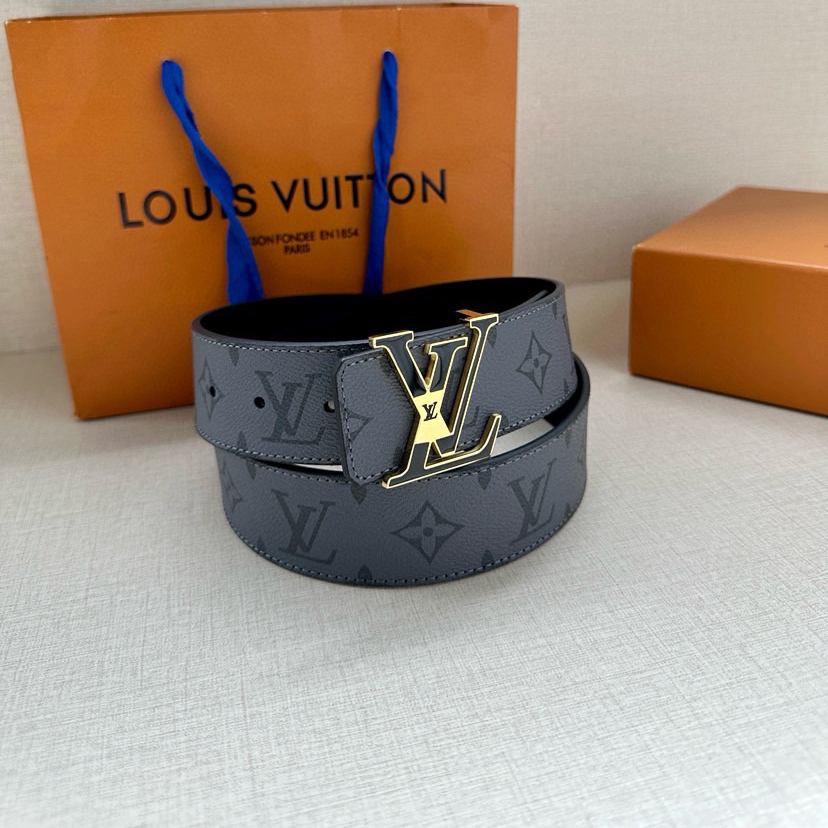 LV Leather It Has A Thick Touch, With Clear And Distinct Printed Patterns It Is A Fashionable And Classic Men's Belt A Designer Belt A Casual And Smooth Buckle Belt For Both Women And Men With A Width Of 4.0 Cm And With Box