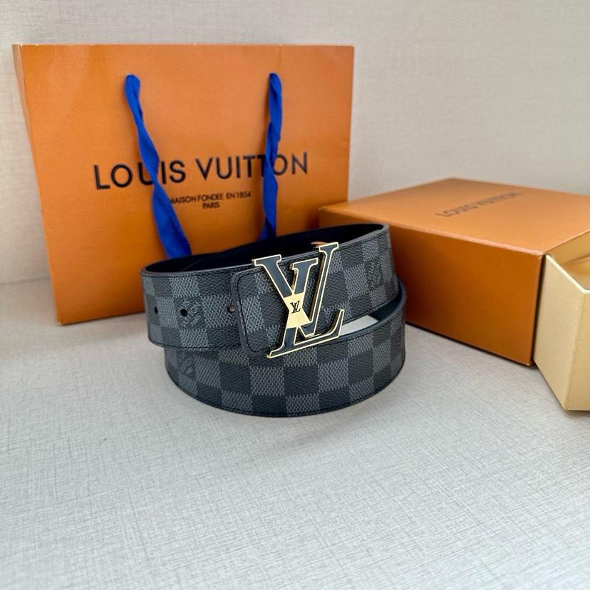 LV Leather It Has A Thick Touch, With Clear And Distinct Printed Patterns It Is A Fashionable And Classic Men's Belt A Designer Belt A Casual And Smooth Buckle Belt For Both Women And Men With A Width Of 4.0 Cm And With Box