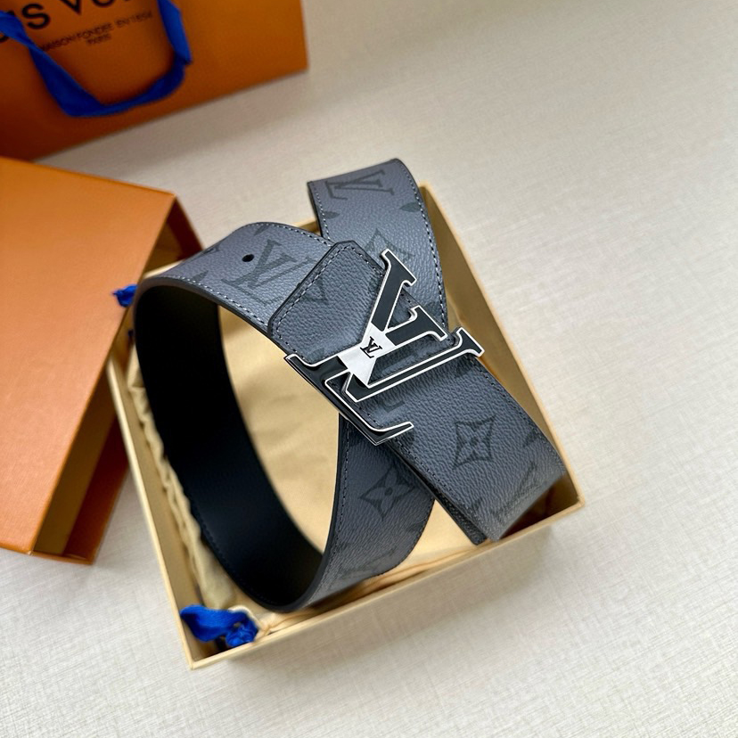LV Leather It Has A Thick Touch, With Clear And Distinct Printed Patterns It Is A Fashionable And Classic Men's Belt A Designer Belt A Casual And Smooth Buckle Belt For Both Women And Men With A Width Of 4.0 Cm And With Box