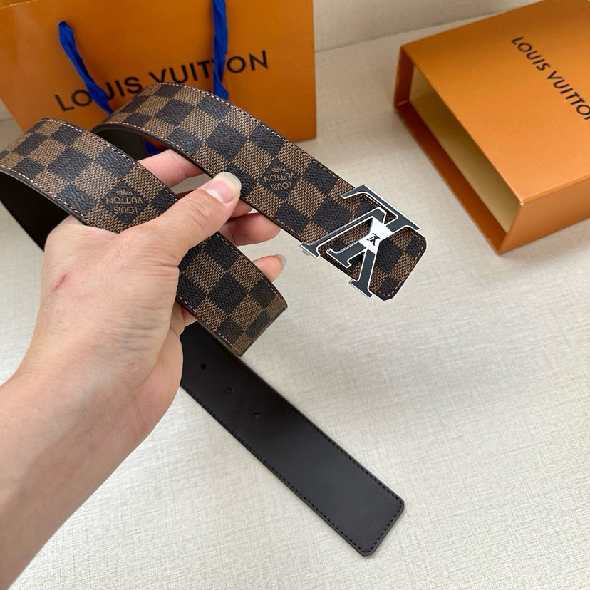 LV Leather It Has A Thick Touch, With Clear And Distinct Printed Patterns It Is A Fashionable And Classic Men's Belt A Designer Belt A Casual And Smooth Buckle Belt For Both Women And Men With A Width Of 4.0 Cm And With Box