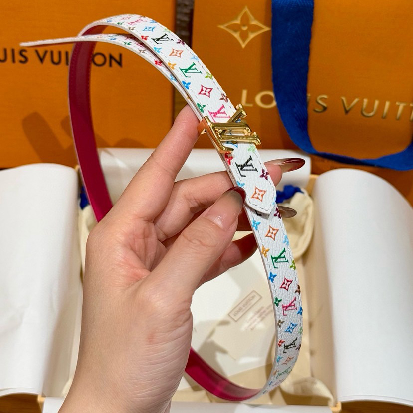 LV Women's Double-Sided Belt Features Two Styles Of Exquisite Leather And Iconic Monogram Canvas Incorporating Eye-Catching Details Into The Slim Configuration The Metal Buckle And Olive Shaped End Add An Elegant Touch