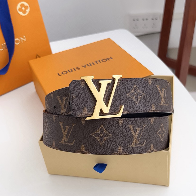 LV Leather It Has A Thick Touch, With Clear And Distinct Printed Patterns It Is A Fashionable And Classic Men's Belt A Designer Belt A Casual And Smooth Buckle Belt For Both Women And Men With A Width Of 4.0 Cm And With Box