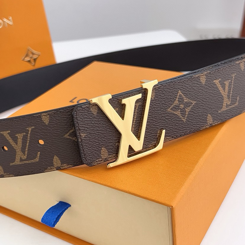 LV Leather It Has A Thick Touch, With Clear And Distinct Printed Patterns It Is A Fashionable And Classic Men's Belt A Designer Belt A Casual And Smooth Buckle Belt For Both Women And Men With A Width Of 4.0 Cm And With Box