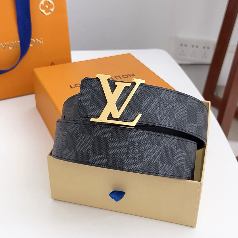 LV Leather It Has A Thick Touch, With Clear And Distinct Printed Patterns It Is A Fashionable And Classic Men's Belt A Designer Belt A Casual And Smooth Buckle Belt For Both Women And Men With A Width Of 4.0 Cm And With Box