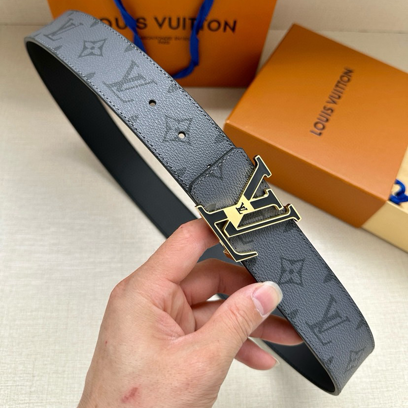 LV Leather It Has A Thick Touch, With Clear And Distinct Printed Patterns It Is A Fashionable And Classic Men's Belt A Designer Belt A Casual And Smooth Buckle Belt For Both Women And Men With A Width Of 4.0 Cm And With Box