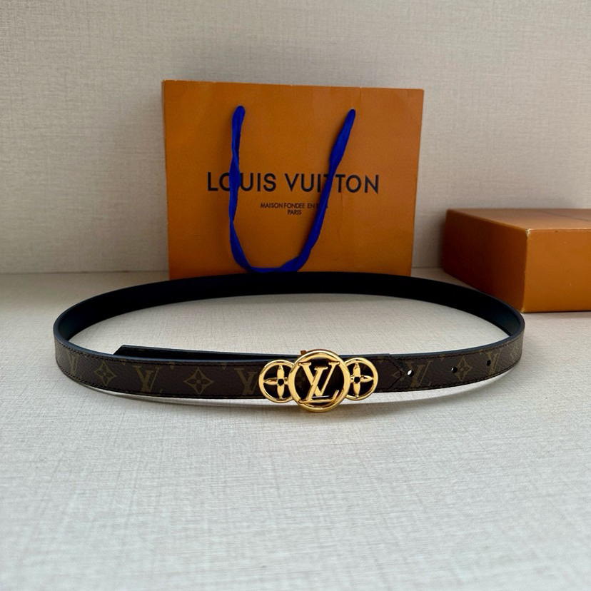 LV Trio Double-Sided Belt With Delicate Cowhide And A Central Metal Buckle Featuring Lv Circle Logo Monogram Floral Side Monogram Canvas Side Leather Metal Piece Lv Trio Buckle