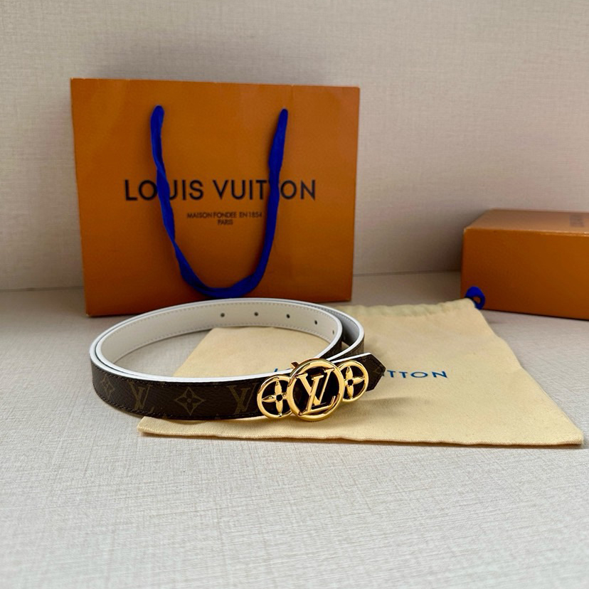 LV Trio Double-Sided Belt With Delicate Cowhide And A Central Metal Buckle Featuring Lv Circle Logo Monogram Floral Side Monogram Canvas Side Leather Metal Piece Lv Trio Buckle