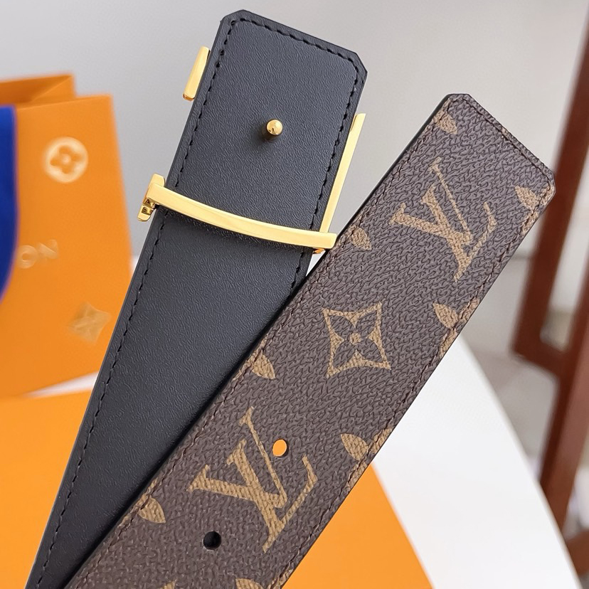 LV Leather It Has A Thick Touch, With Clear And Distinct Printed Patterns It Is A Fashionable And Classic Men's Belt A Designer Belt A Casual And Smooth Buckle Belt For Both Women And Men With A Width Of 4.0 Cm And With Box