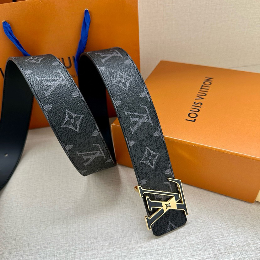 LV Leather It Has A Thick Touch, With Clear And Distinct Printed Patterns It Is A Fashionable And Classic Men's Belt A Designer Belt A Casual And Smooth Buckle Belt For Both Women And Men With A Width Of 4.0 Cm And With Box