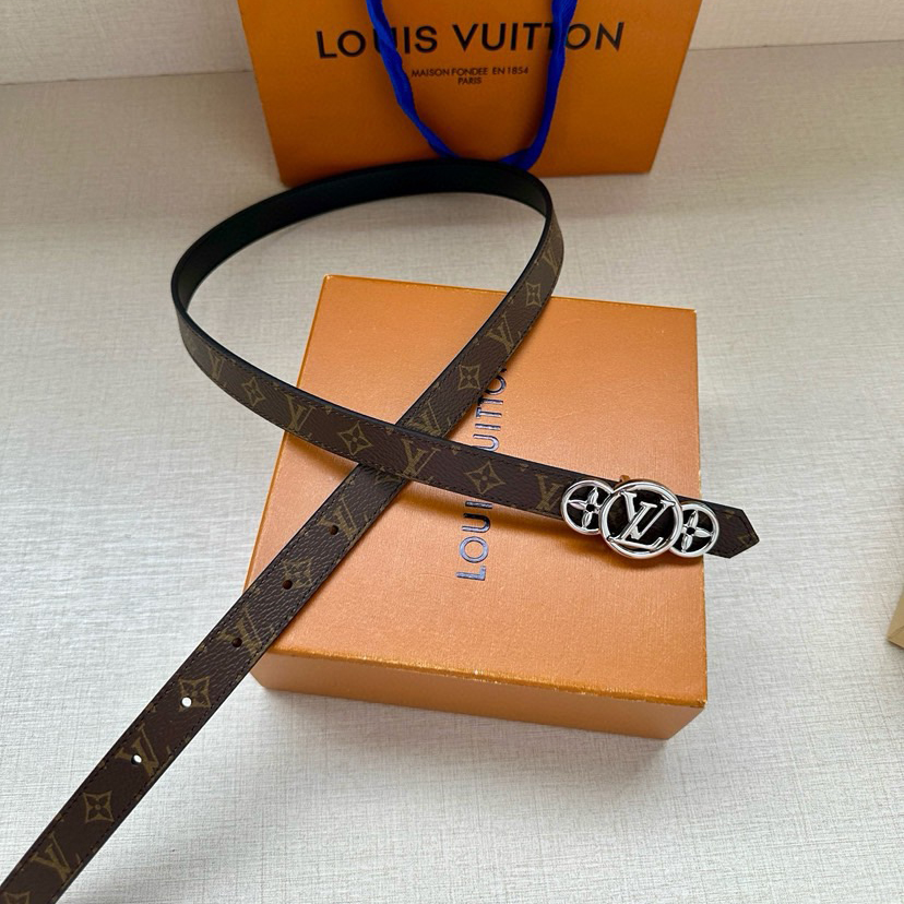 LV Trio Double-Sided Belt With Delicate Cowhide And A Central Metal Buckle Featuring Lv Circle Logo Monogram Floral Side Monogram Canvas Side Leather Metal Piece Lv Trio Buckle