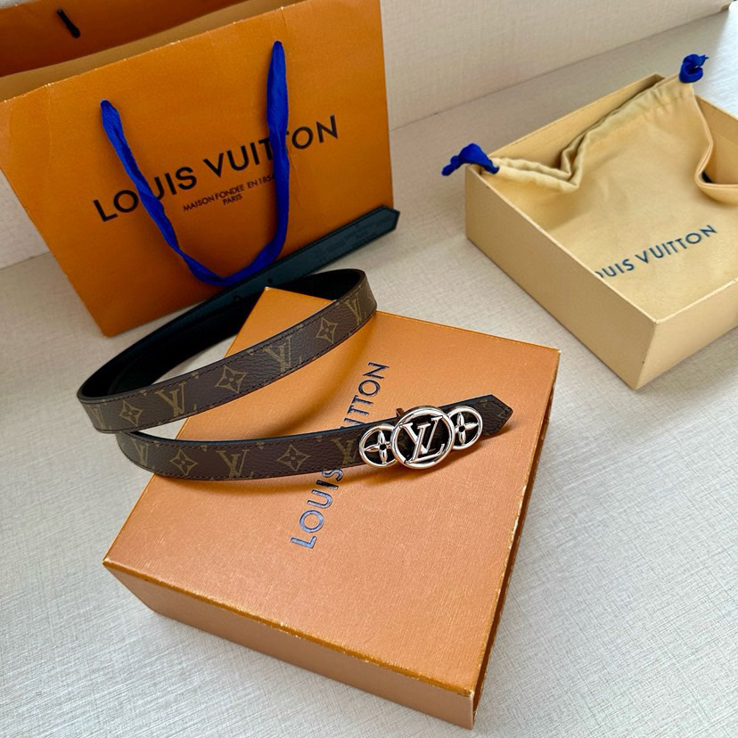 LV Trio Double-Sided Belt With Delicate Cowhide And A Central Metal Buckle Featuring Lv Circle Logo Monogram Floral Side Monogram Canvas Side Leather Metal Piece Lv Trio Buckle