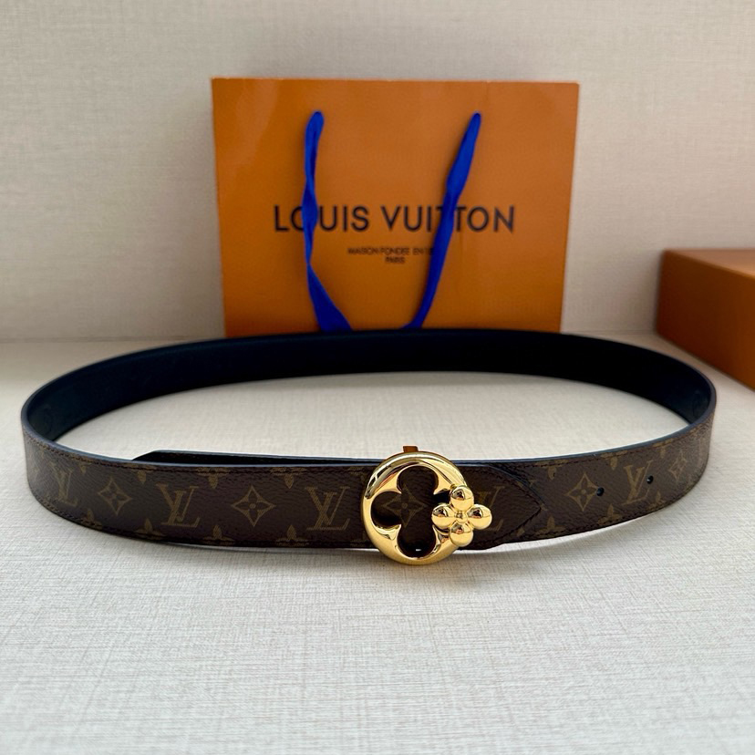 LV Leather It Has A Thick Touch, With Clear And Distinct Printed Patterns It Is A Fashionable And Classic Men's Belt A Designer Belt A Casual And Smooth Buckle Belt For Both Women And Men With A Width Of 3.0 Cm And With Box