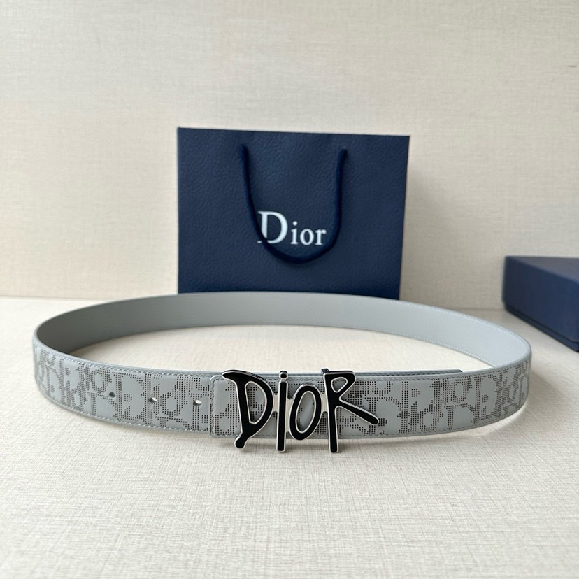 Dior Leather It Has A Thick Touch, With Clear And Distinct Printed Patterns It Is A Fashionable And Classic Men's Belt A Designer Belt A Casual And Smooth Buckle Belt For Both Women And Men With A Width Of 3.5 Cm And With Box