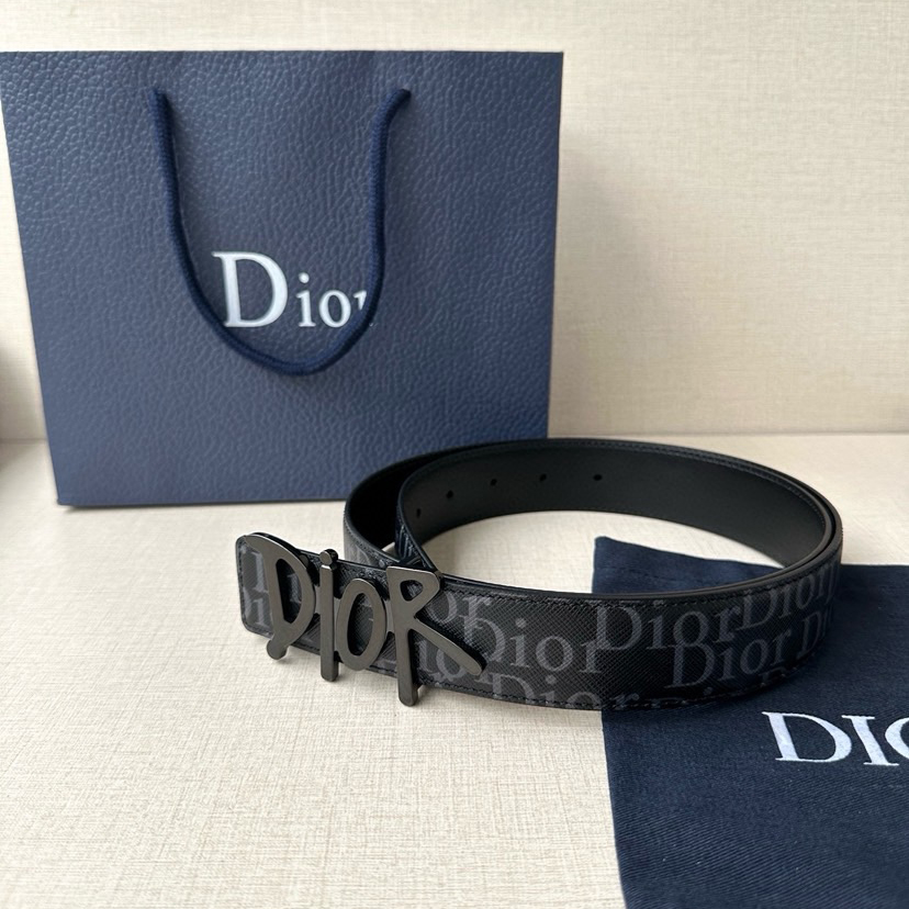Dior Leather It Has A Thick Touch, With Clear And Distinct Printed Patterns It Is A Fashionable And Classic Men's Belt A Designer Belt A Casual And Smooth Buckle Belt For Both Women And Men With A Width Of 3.5 Cm And With Box