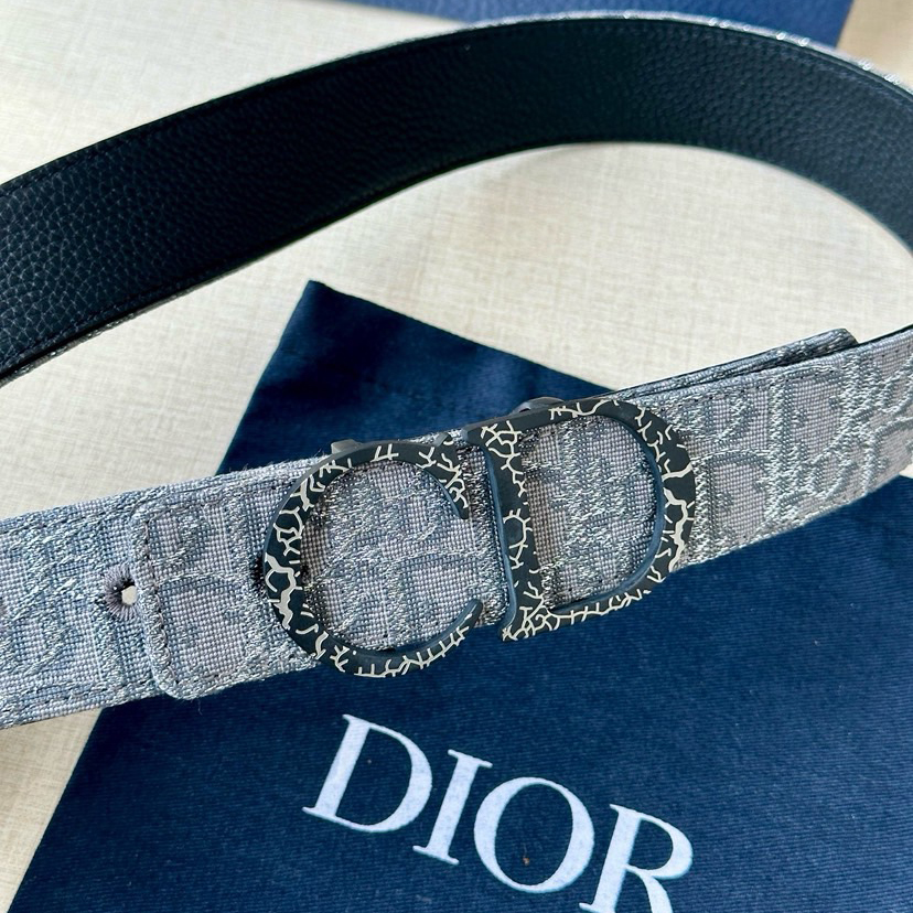 Dior Double Sided Waist Belt Width Of 3.5cm Double-Sided Design With One Side Made Of Grey Oblique Printed Fabric And The Other Side Made Of Black Grain Cowhide Leather Can Be Paired With Various 35mm Waistband Buckles Fashionable And Versatile
