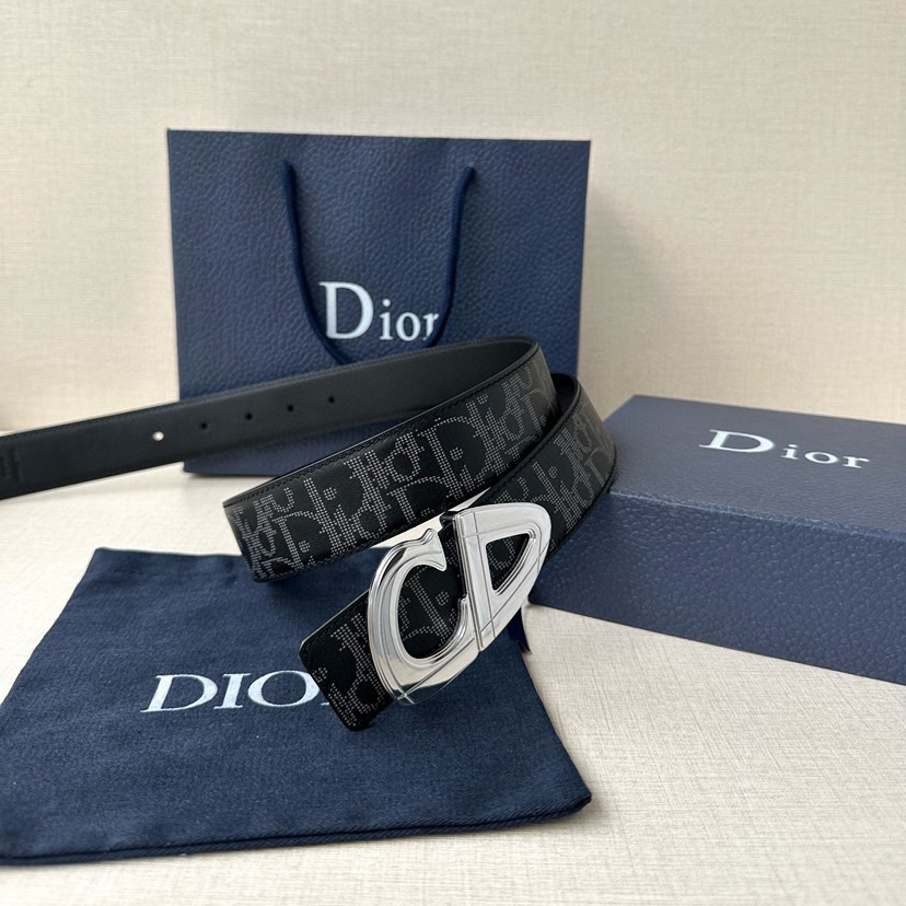 Dior Leather It Has A Thick Touch, With Clear And Distinct Printed Patterns It Is A Fashionable And Classic Men's Belt A Designer Belt A Casual And Smooth Buckle Belt For Both Women And Men With A Width Of 3.5 Cm And With Box