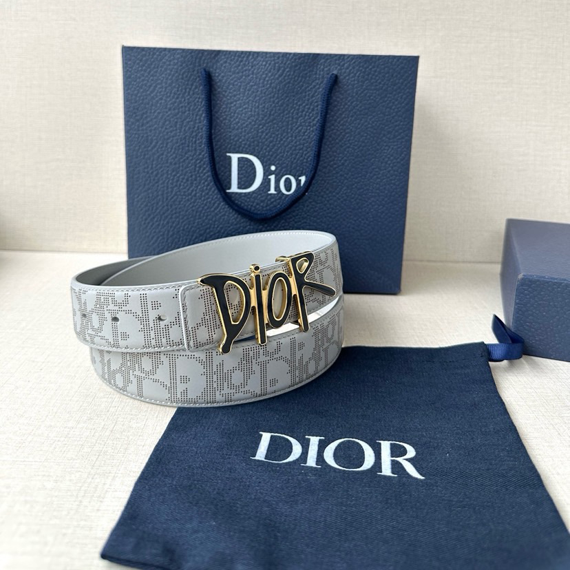 Dior Leather It Has A Thick Touch, With Clear And Distinct Printed Patterns It Is A Fashionable And Classic Men's Belt A Designer Belt A Casual And Smooth Buckle Belt For Both Women And Men With A Width Of 3.5 Cm And With Box