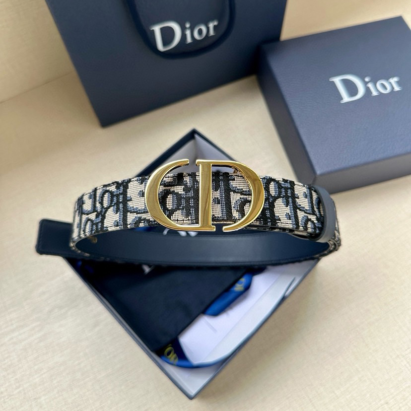 Dior Leather It Has A Thick Touch, With Clear And Distinct Printed Patterns It Is A Fashionable And Classic Men's Belt A Designer Belt A Casual And Smooth Buckle Belt For Both Women And Men With A Width Of 3.0 Cm And With Box