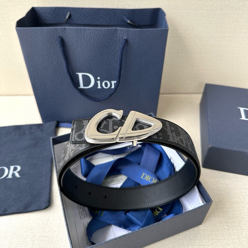 Dior Leather It Has A Thick Touch, With Clear And Distinct Printed Patterns It Is A Fashionable And Classic Men's Belt A Designer Belt A Casual And Smooth Buckle Belt For Both Women And Men With A Width Of 3.5 Cm And With Box