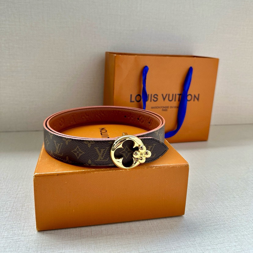 LV Leather It Has A Thick Touch, With Clear And Distinct Printed Patterns It Is A Fashionable And Classic Men's Belt A Designer Belt A Casual And Smooth Buckle Belt For Both Women And Men With A Width Of 3.0 Cm And With Box