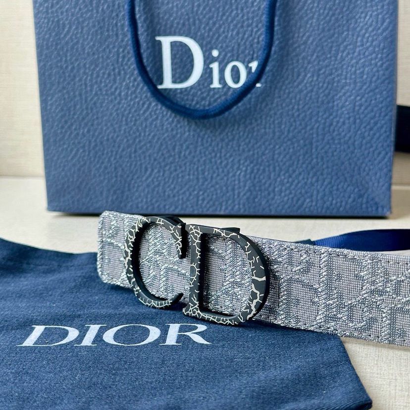 Dior Double Sided Waist Belt Width Of 3.5cm Double-Sided Design With One Side Made Of Grey Oblique Printed Fabric And The Other Side Made Of Black Grain Cowhide Leather Can Be Paired With Various 35mm Waistband Buckles Fashionable And Versatile