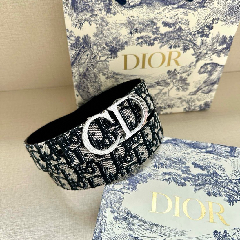 Dior Leather It Has A Thick Touch, With Clear And Distinct Printed Patterns It Is A Fashionable And Classic Men's Belt A Designer Belt A Casual And Smooth Buckle Belt For Both Women And Men With A Width Of 3.5 Cm And With Box
