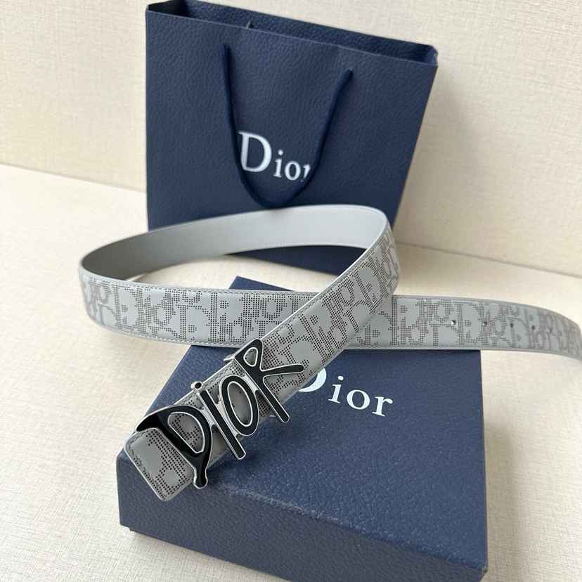 Dior Leather It Has A Thick Touch, With Clear And Distinct Printed Patterns It Is A Fashionable And Classic Men's Belt A Designer Belt A Casual And Smooth Buckle Belt For Both Women And Men With A Width Of 3.5 Cm And With Box