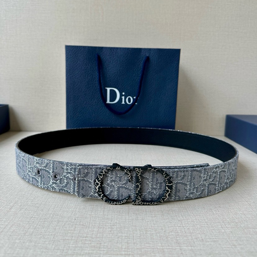 Dior Double Sided Waist Belt Width Of 3.5cm Double-Sided Design With One Side Made Of Grey Oblique Printed Fabric And The Other Side Made Of Black Grain Cowhide Leather Can Be Paired With Various 35mm Waistband Buckles Fashionable And Versatile
